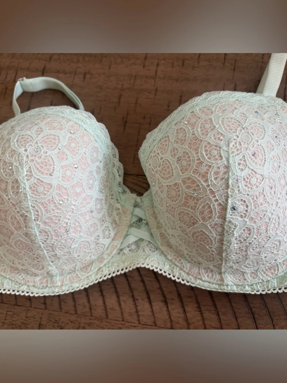 NWOT Victoria's Secret Dream Angel Bejeweled Lace Mint Green Push-up Bra